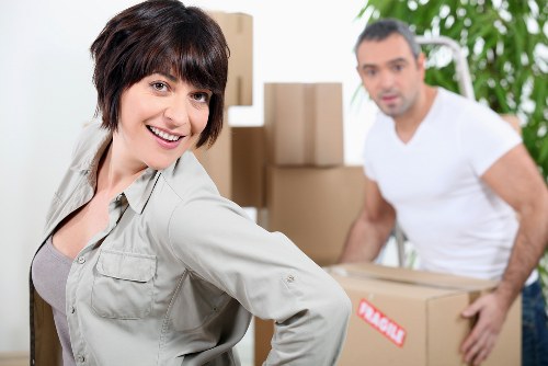 Service issue being assessed in a professional moving company procedure