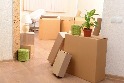 Medium-sized removal truck suitable for local moving in Shepherdsbush